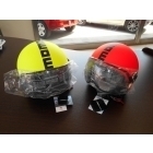 MOMO DESIGN Fluo - Visiera sferica bordata in pelle e sostegni di supporto in carbonio aeronautico (Interno fisso). Disponibile in 2 colori opachi. 